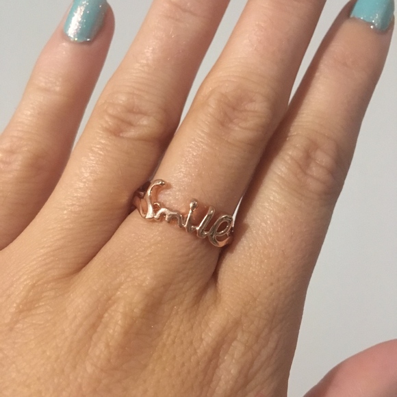 Smile Two-Sided Rose Gold Sparkling Statement Ring - Picture 3 of 8